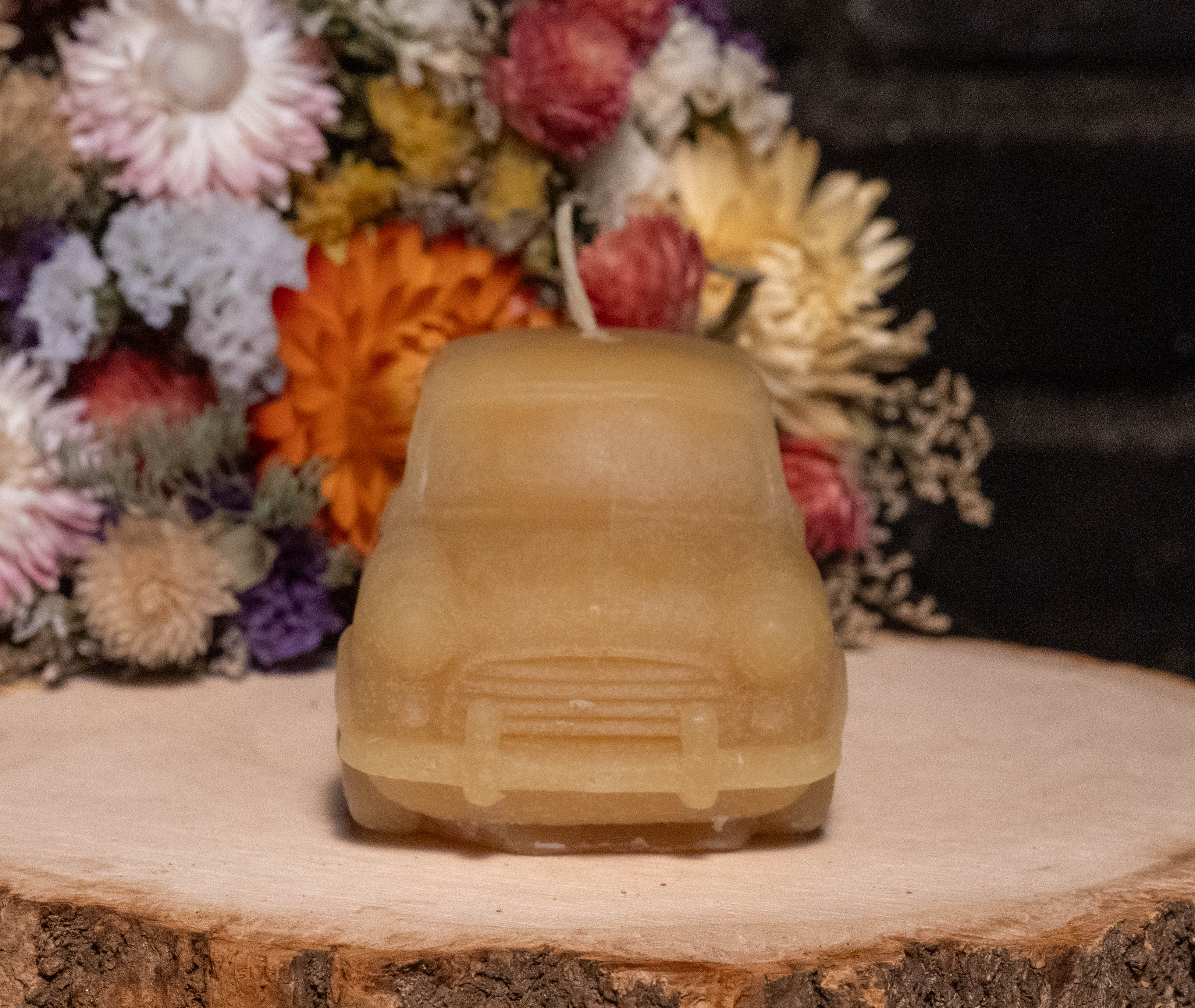 Classic Mini Car Beeswax Candle: Hand-Poured Vintage British Auto Decor